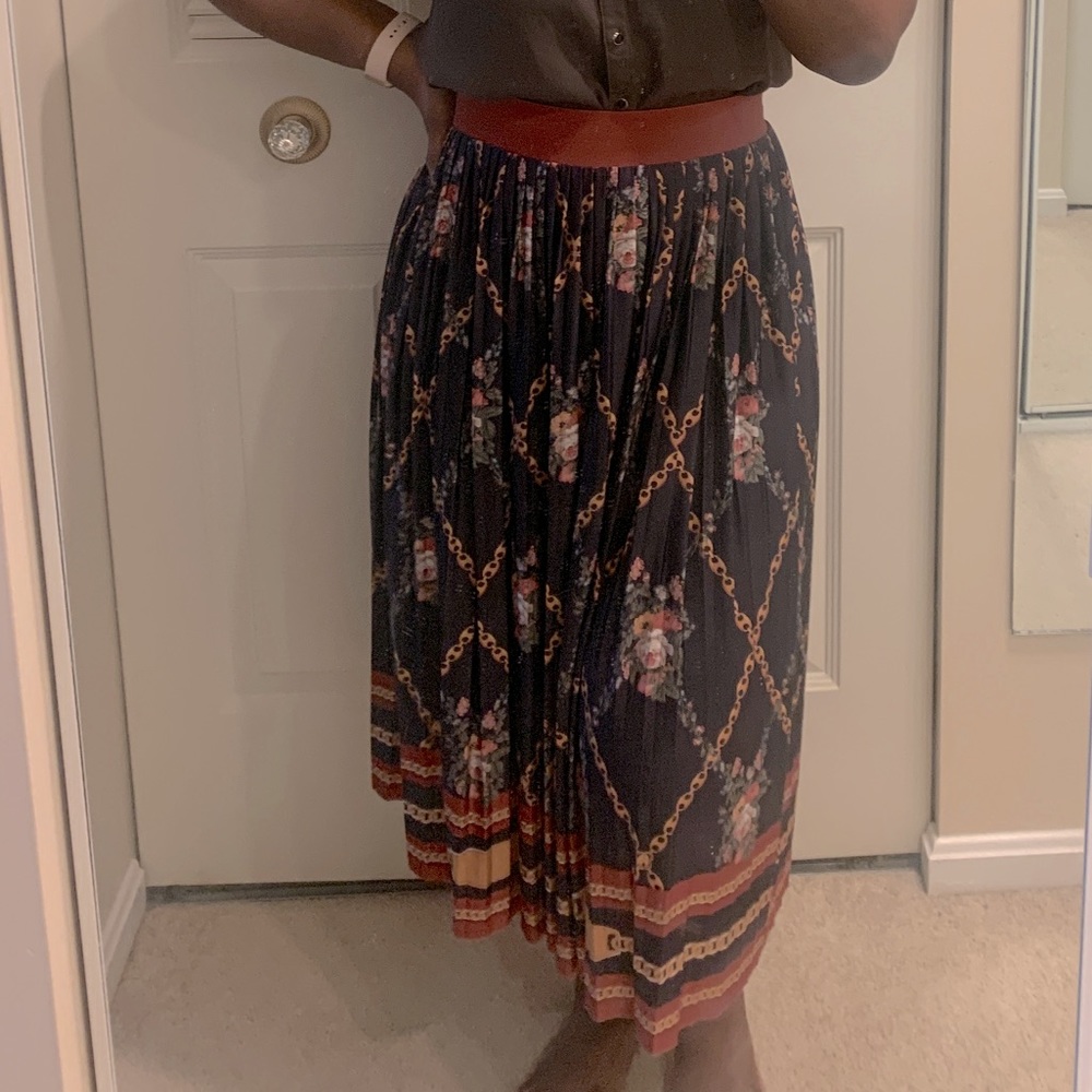 Confirm - ZARA Linen Floral Chains Midi Pleated Skirt